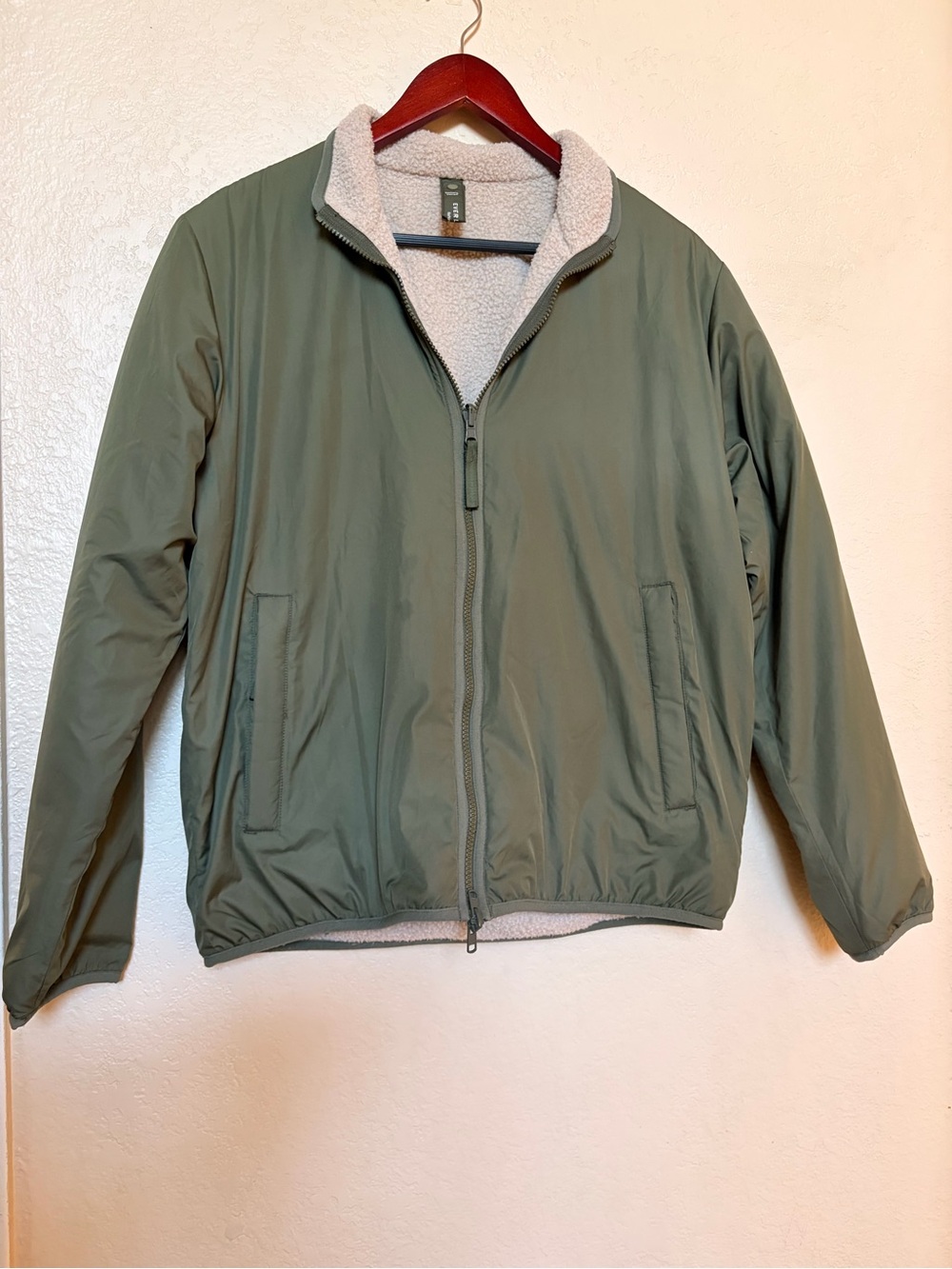 Everlane Men’s ReNew Reversible Fleece Jacket Olive Green Cream M